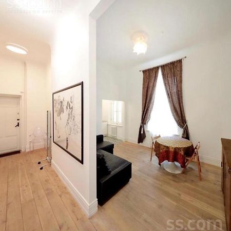 Emilie'S Apartment Рига Экстерьер фото